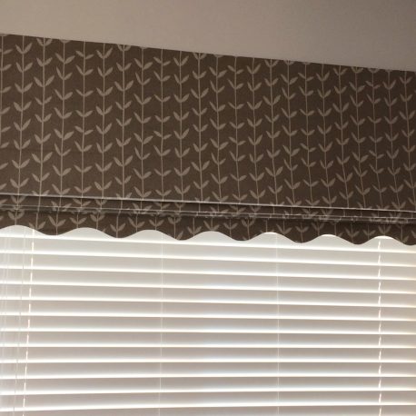 Roman blind with venetian copy